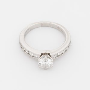 Anillo Tiffany & Co modelo setting de platino - Imagen 2