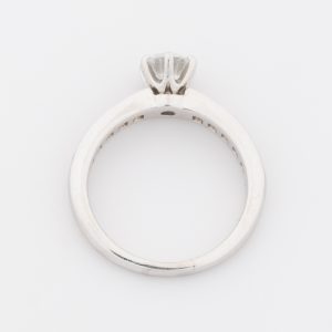 Anillo Tiffany & Co modelo setting de platino - Imagen 3