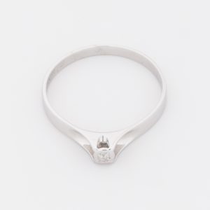 Anillo solitario de oro blanco de 18K - Imagen 2
