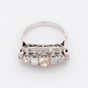 Anillo antiguo de oro blanco de 18K - Imagen 2
