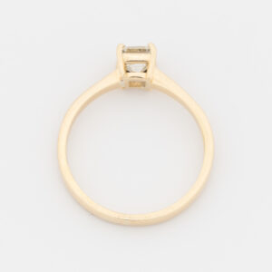 Anillo solitario de oro amarillo de 18K - Imagen 3
