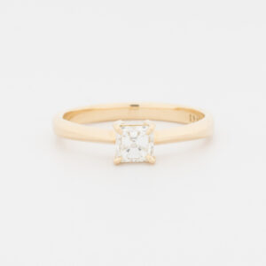 Anillo solitario de oro amarillo de 18K - Imagen 1