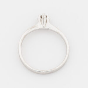 Anillo solitario de oro blanco de 18K - Imagen 3